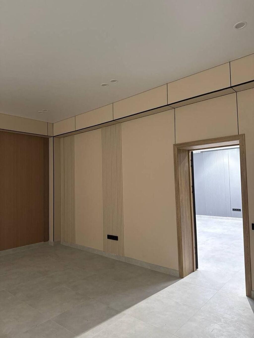 Аренда офисов, 340 м², В жилом комплексе, С отдельной кухней, С отдельным входом, С отдельным сан узлом