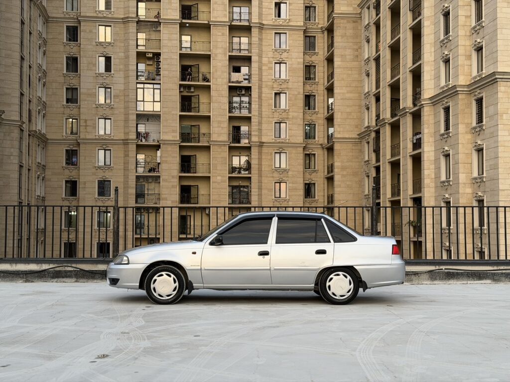 Daewoo Nexia: 2010 г., 1.6 л, Механика, Бензин, Седан: фото 2