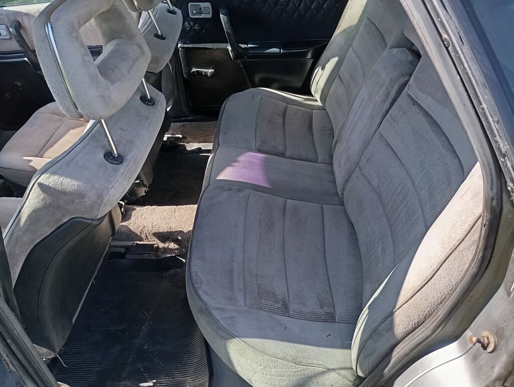 Audi : 1980 г., Механика, Седан: фото 3