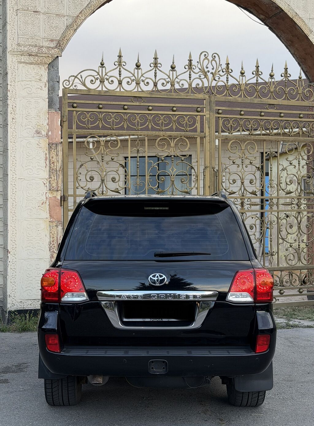 Toyota Land Cruiser: 2013 г., 4 л, Автомат, Газ, Внедорожник: фото 6