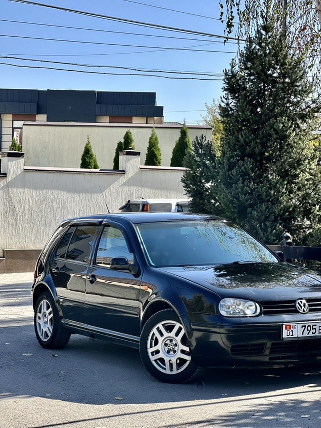 Volkswagen Golf: 2000 г., 2 л, Механика, Бензин, Седан: фото 8