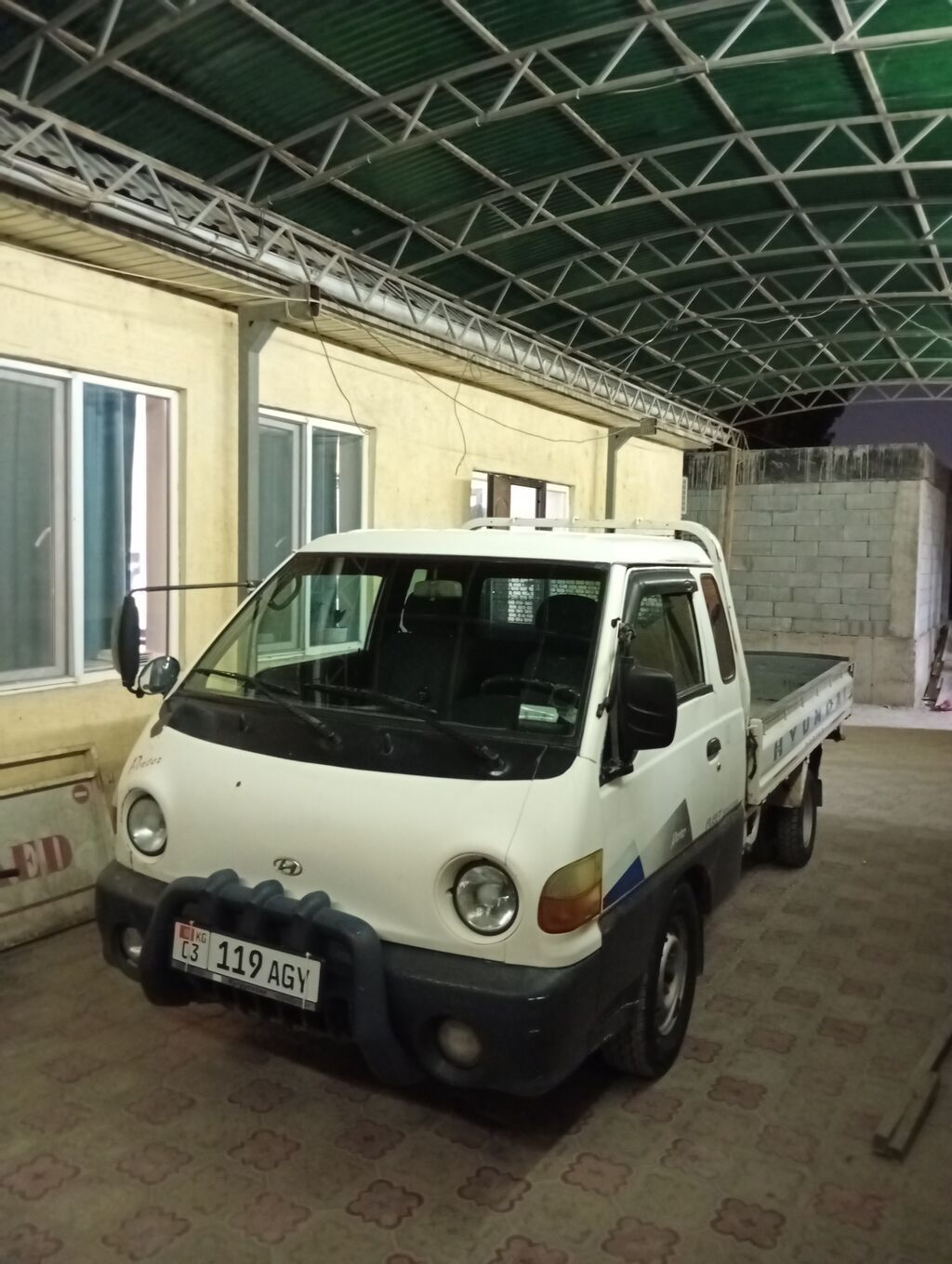 Hyundai Porter: 2000 г., 2.6 л, Механика, Дизель, Roadster: фото 2