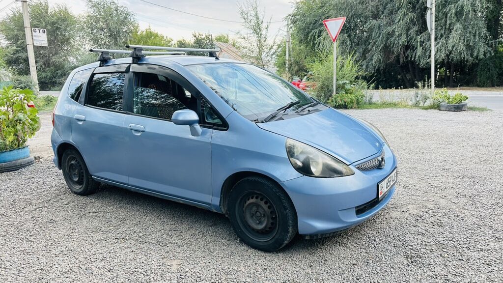 Honda Fit: 2002 г., Вариатор, Бензин, Хэтчбэк: фото 2