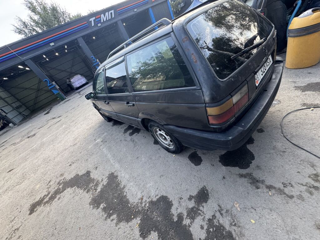 Volkswagen Passat Variant: 1990 г., 1.8 л, Механика, Бензин, Универсал: фото 3