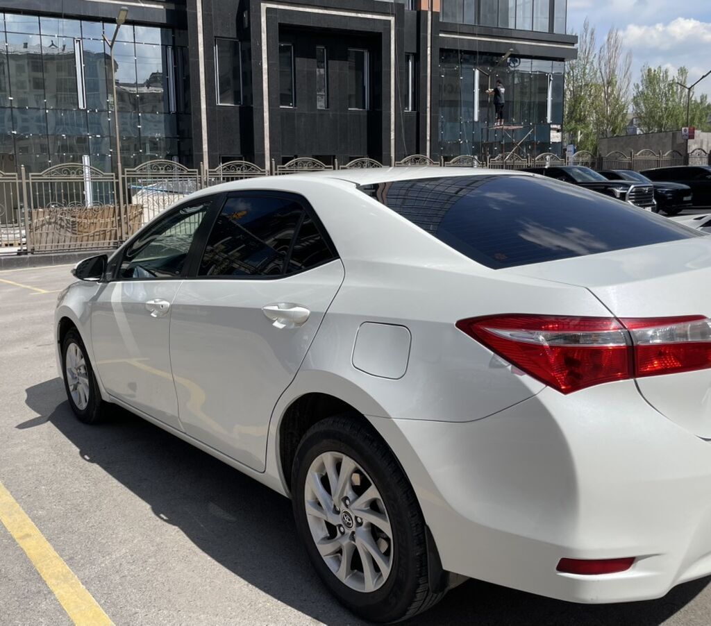 Toyota Corolla: 2017 г., 1.6 л, Автомат, Бензин, Седан — фото 4