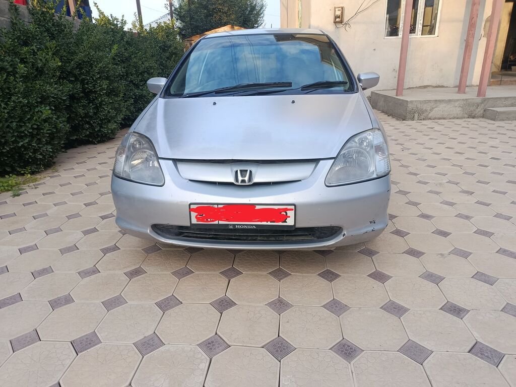 Honda Civic: 2001 г., 1.7 л, Вариатор, Хэтчбэк: фото 3
