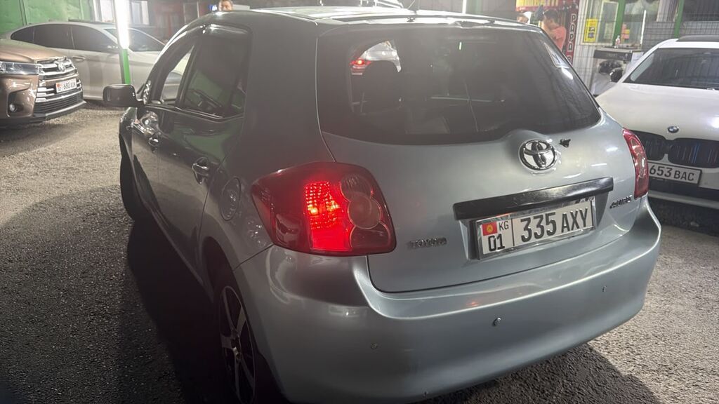 Toyota Auris: 2007 г., 1.6 л, Робот, Бензин, Хэтчбэк: фото 3