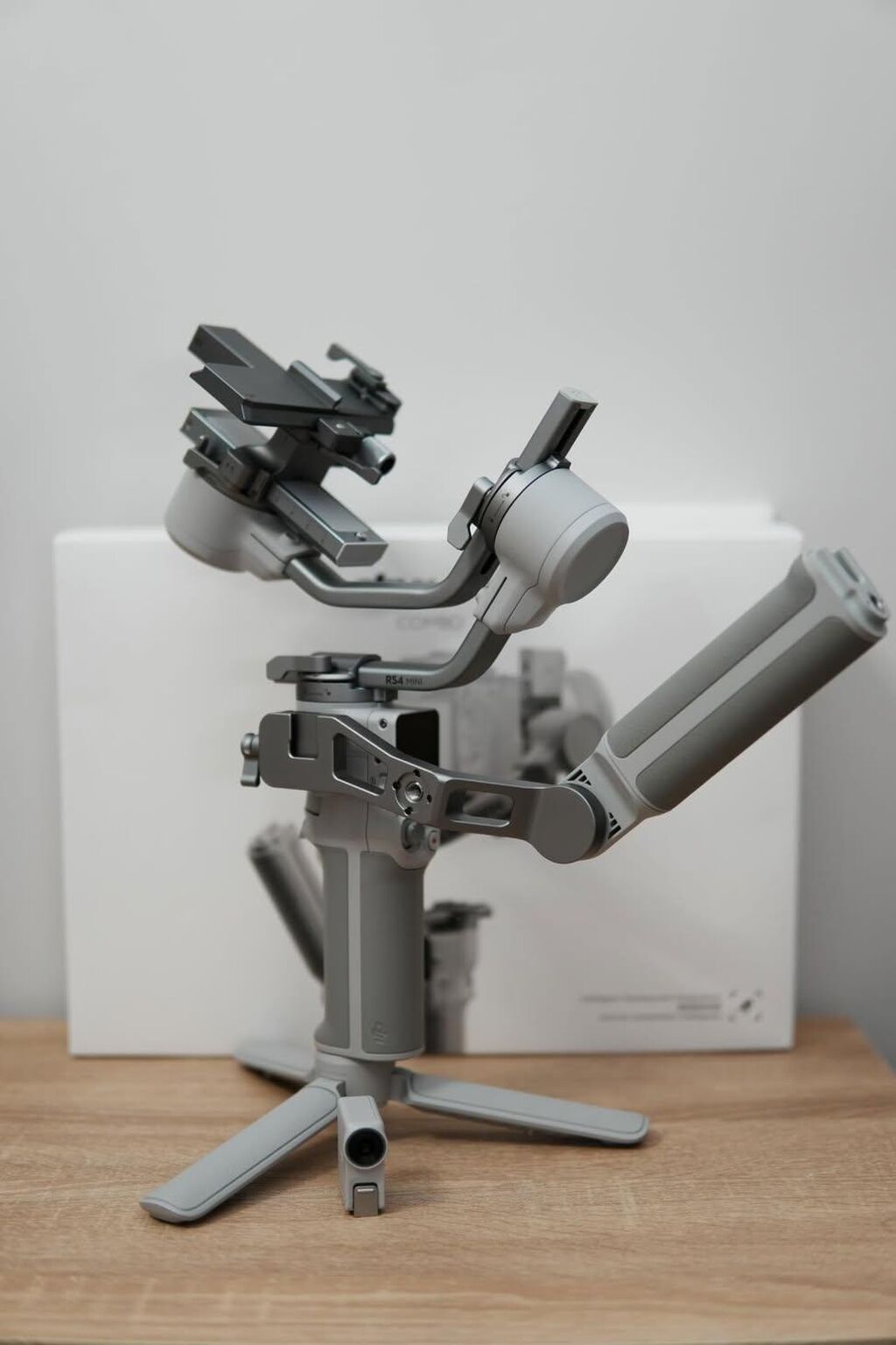 DJI RS 4 Mini Combo.10/10 Идеальное состояние, пользовался пару раз — фото 2