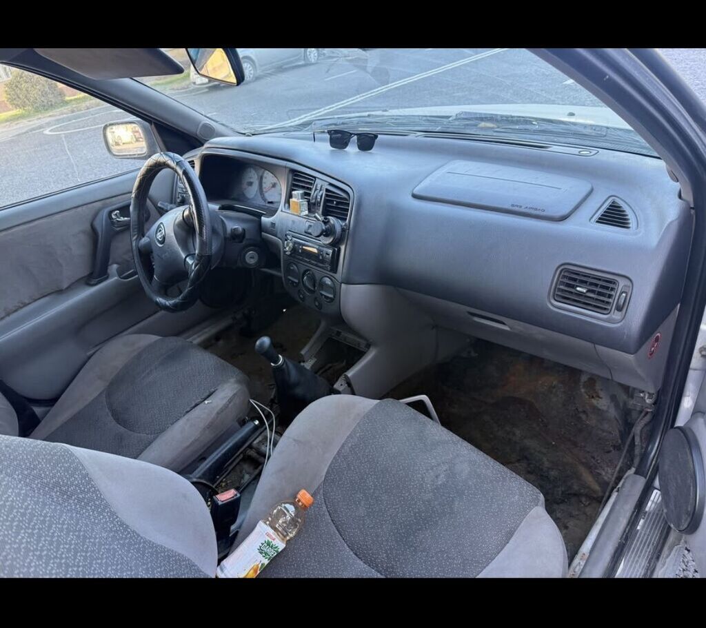 Nissan Primera: 2001 г., 1.8 л, Механика, Бензин, Универсал: фото 3