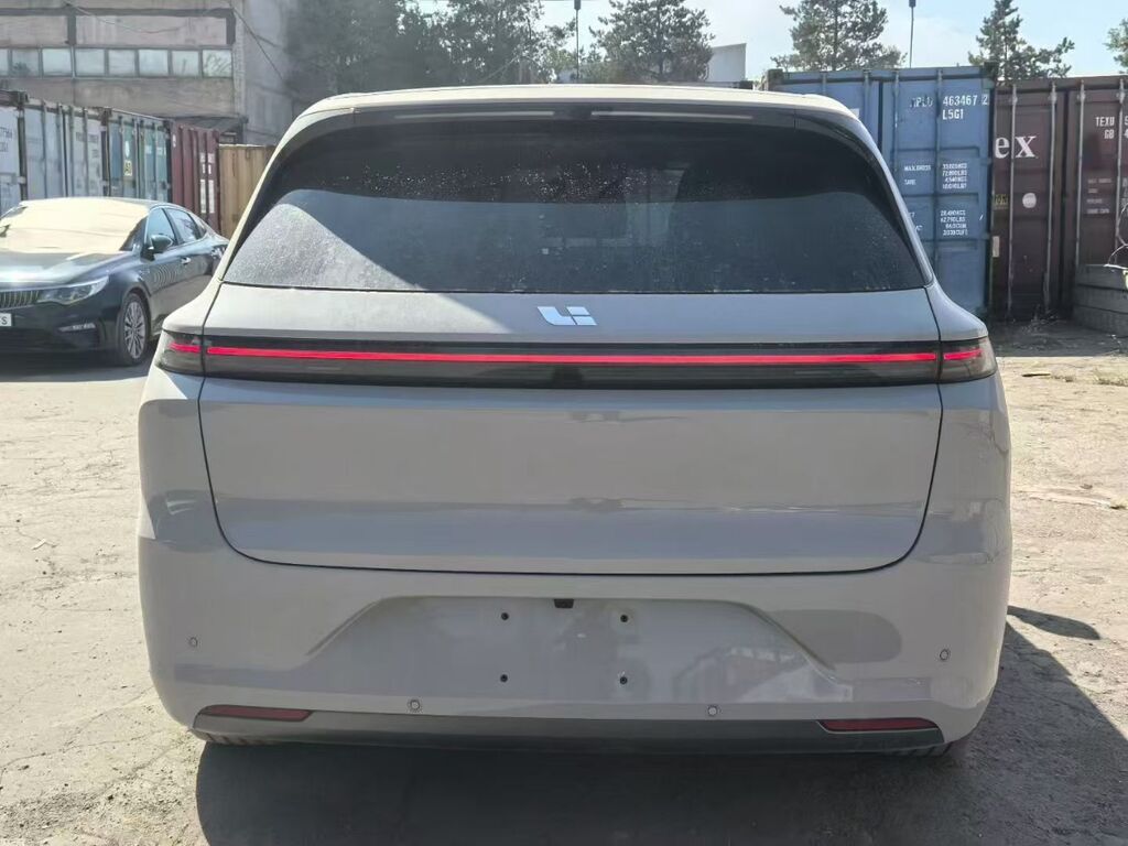 Lixiang L6: 2024 г., 1.5 л, Автомат, Гибрид, Кроссовер: фото 8