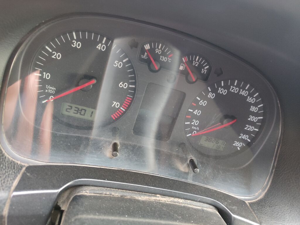 Volkswagen Golf: 2003 г., 2 л, Механика, Бензин, Хэтчбэк: фото 5
