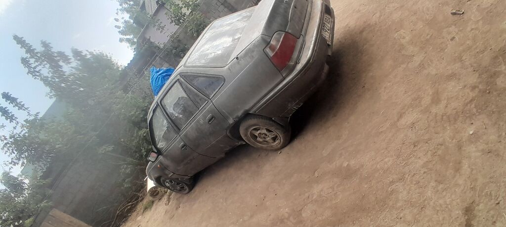 Daewoo Nexia: 1999 г., 1.5 л, Механика, Бензин, Седан: фото 3
