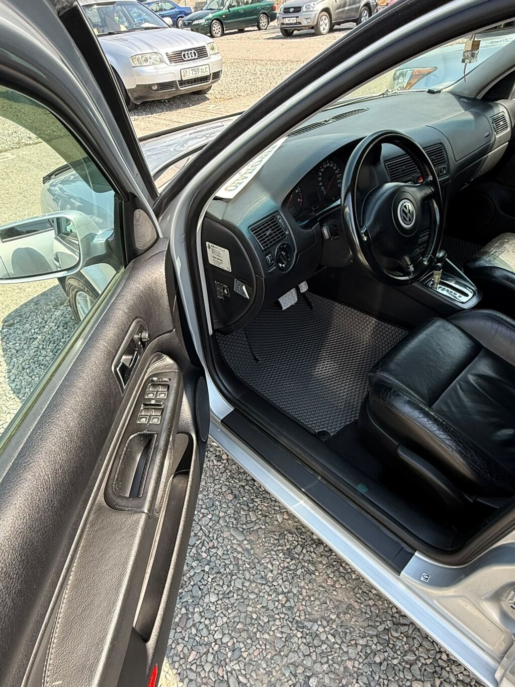 Volkswagen Golf: 2002 г., 2 л, Автомат, Бензин, Хэтчбэк: фото 7