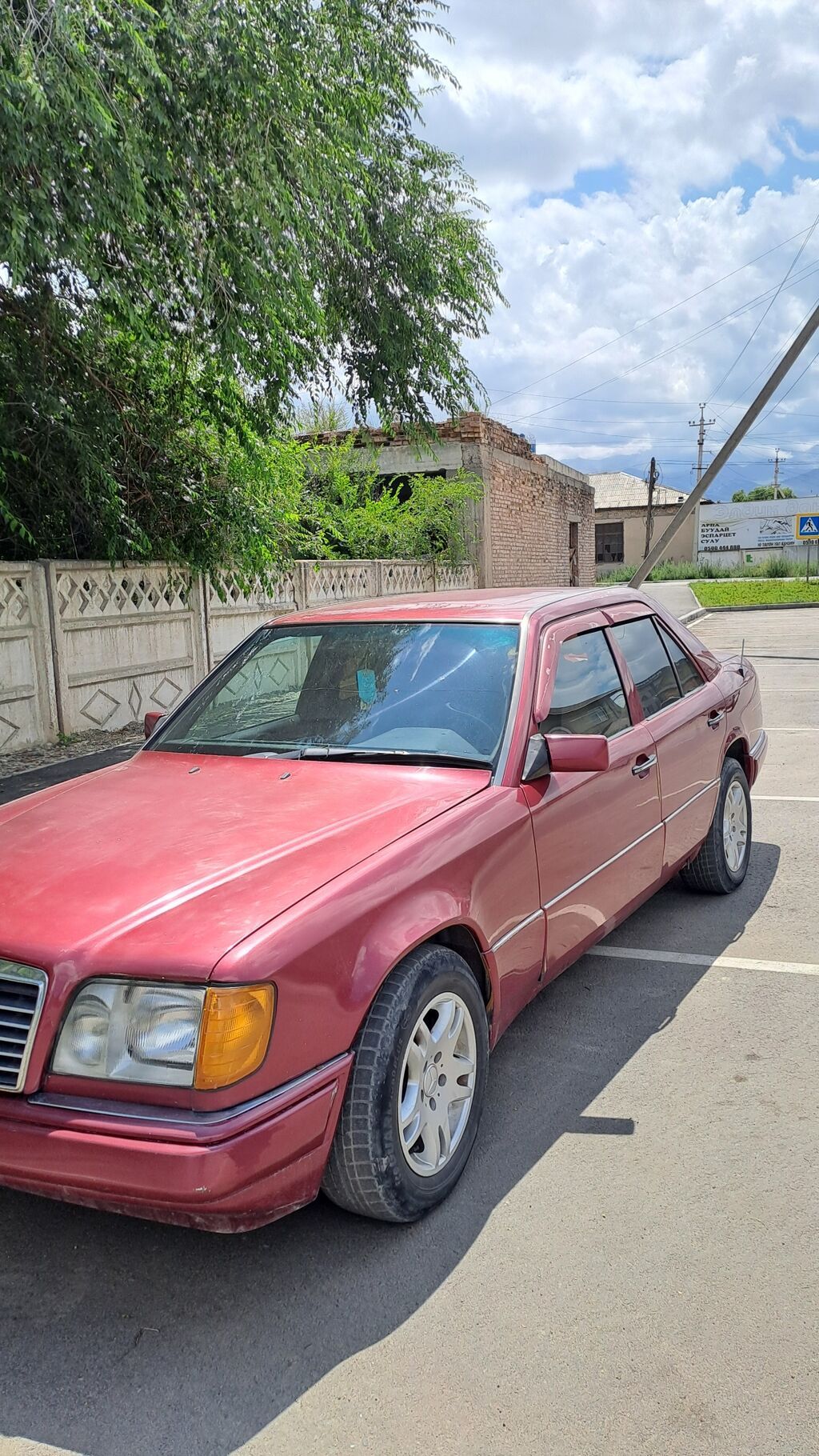 Mercedes-Benz W124: 1994 г., 2 л, Механика, Бензин, Седан: фото 2