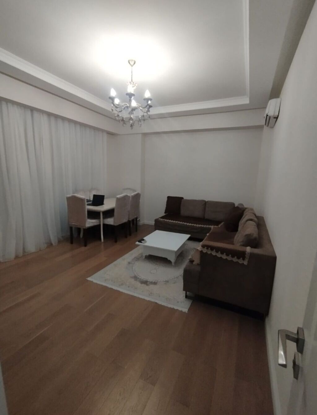Insatcilarda 3 otaq tam esyali menzilimiz kiraye verilir 600 azn