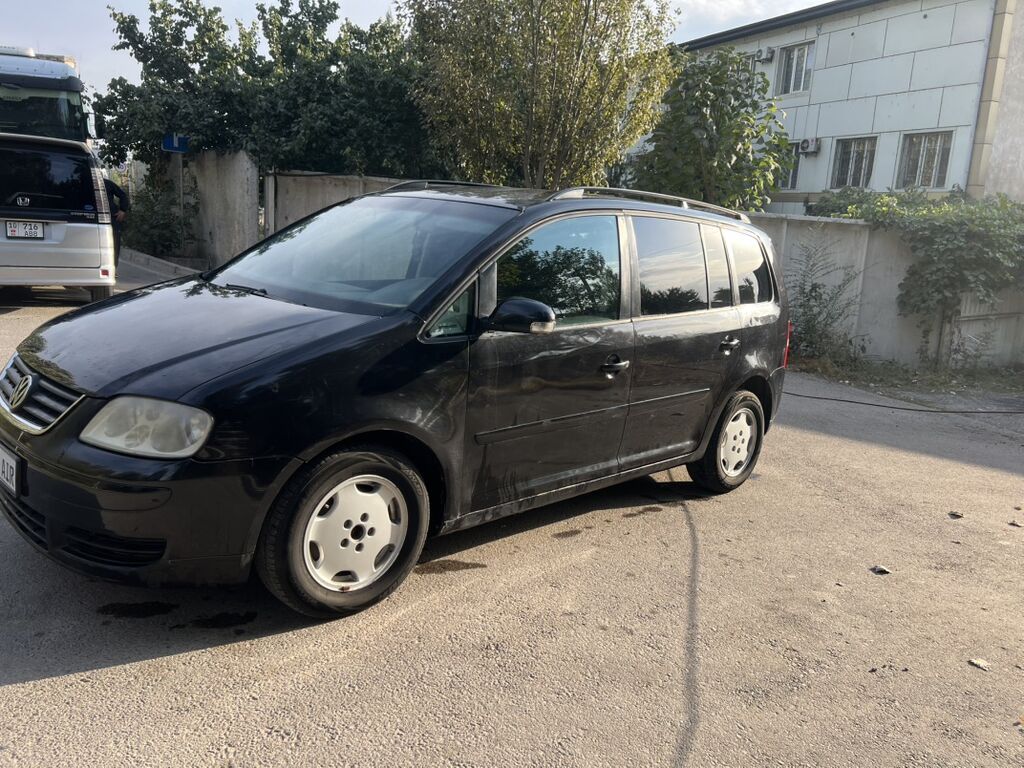 Volkswagen Touran: 2003 г., 2 л, Механика, Дизель, Минивэн: фото 1