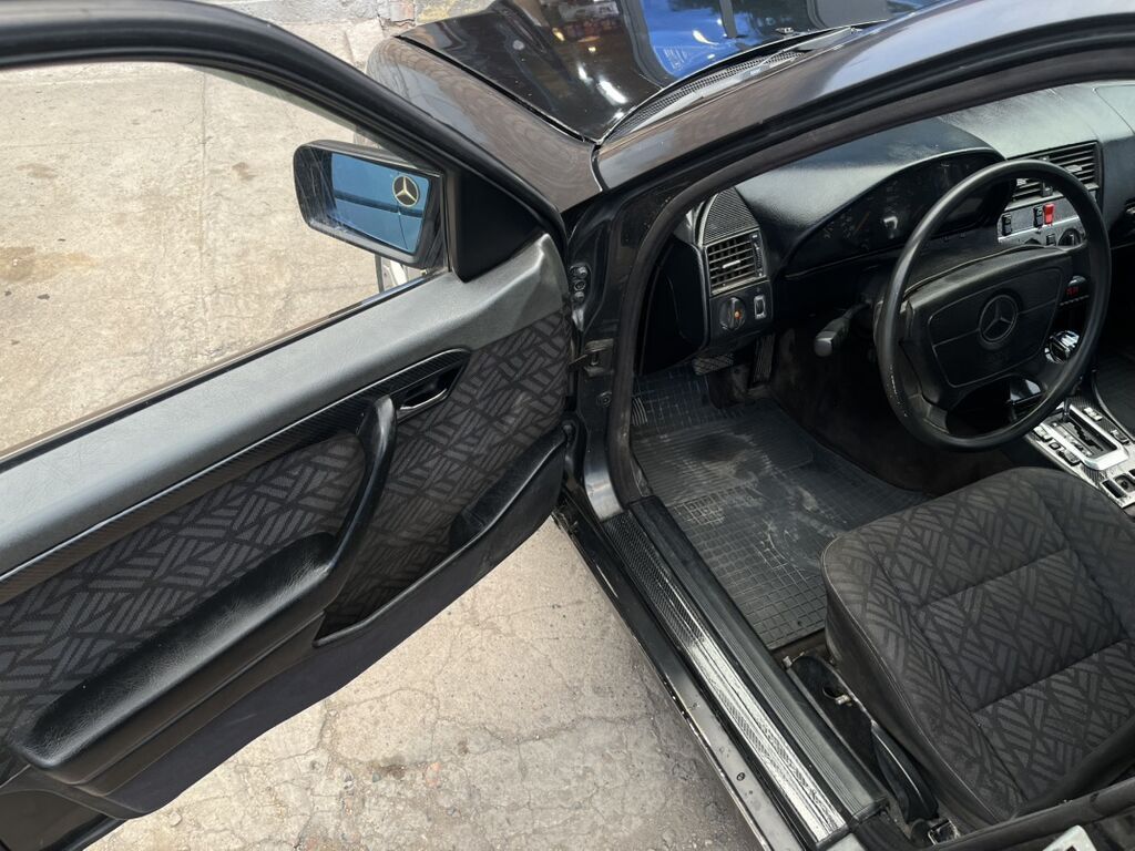 Mercedes-Benz C-Class: 1994 г., 1.8 л, Автомат, Бензин, Седан: фото 6