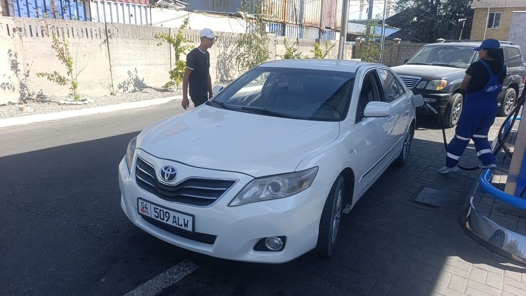 Toyota Camry: 2010 г., 2.4 л, Автомат, Газ, Седан: фото 3