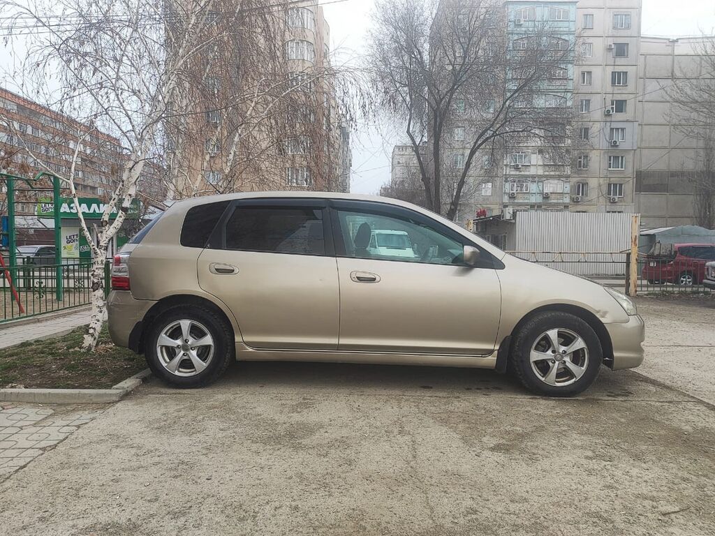 Honda Civic: 2003 г., 1.7 л, Автомат, Бензин, Хэтчбэк: фото 2
