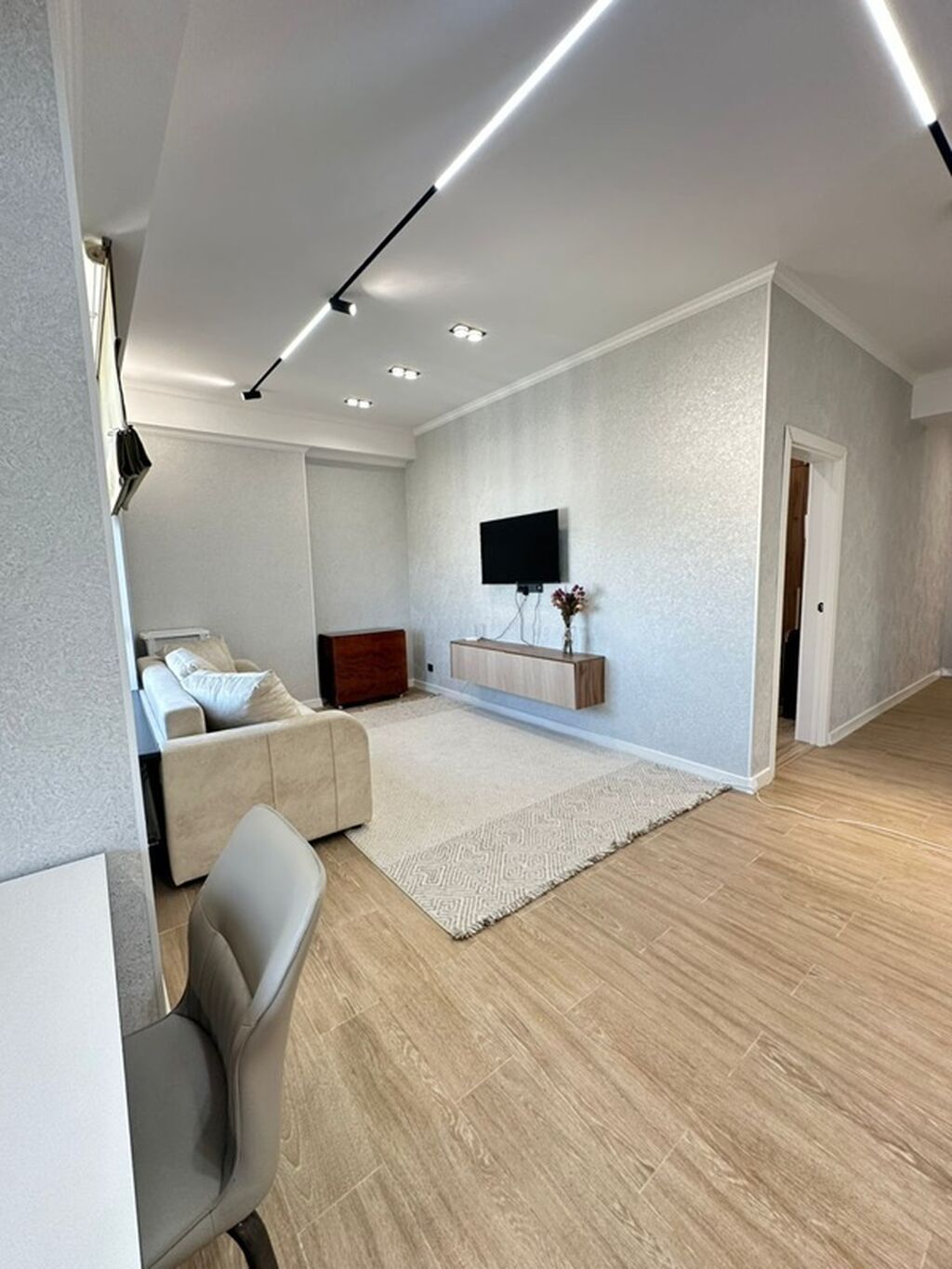2 комнаты, 56 м², Асанбай мкр Элитка, 12 этаж, Дизайнерский ремонт: фото 3
