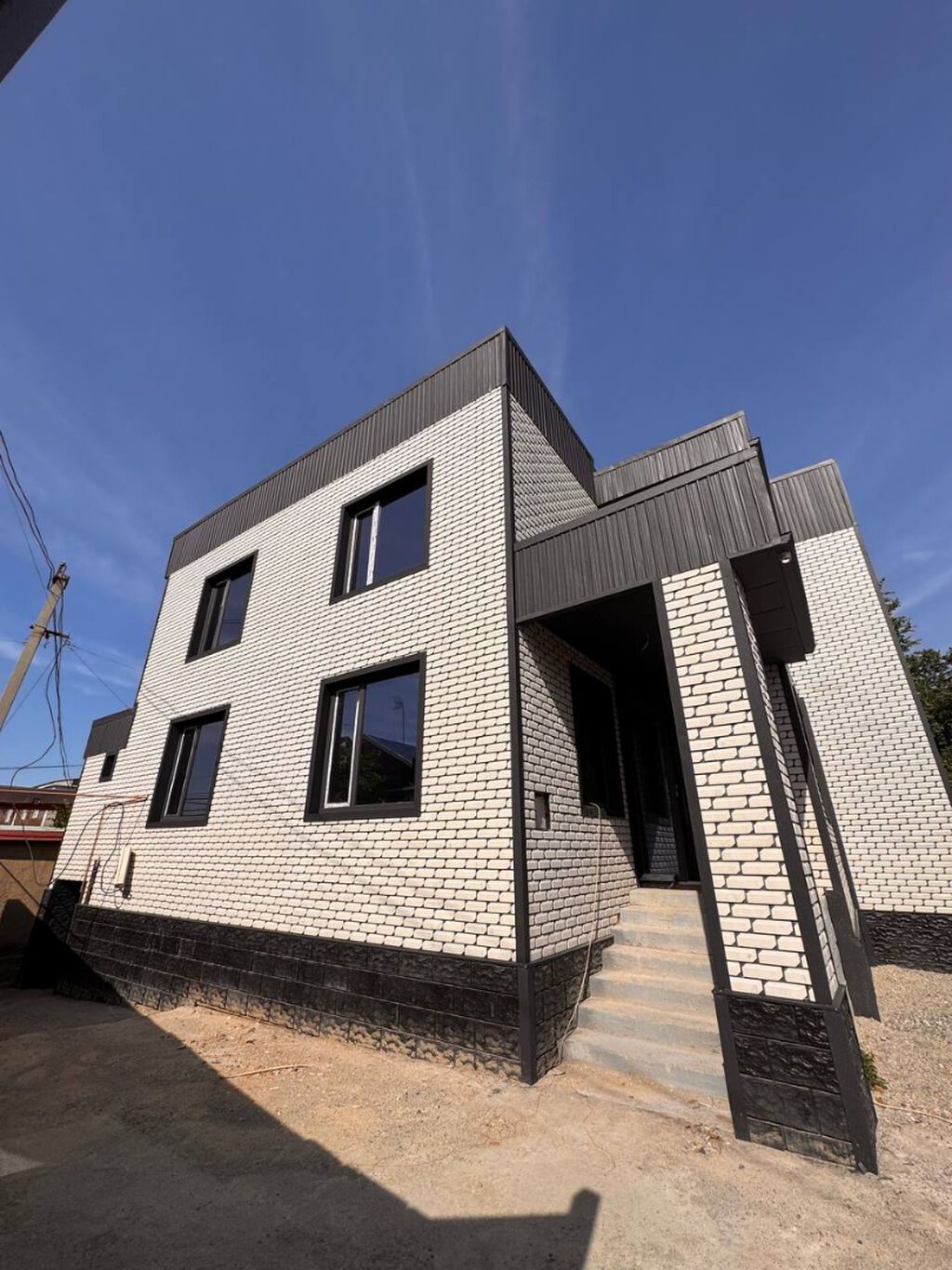 📍 ул. Циолковского 🔘3-комнатный 🔘Этажи 2 🔘187 м² 🔥 Срочно продается