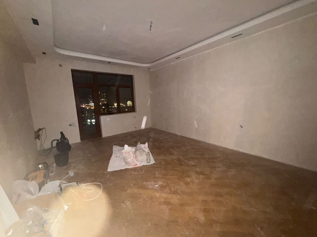 3 otaqlı, Yeni tikili, 165 kv. m