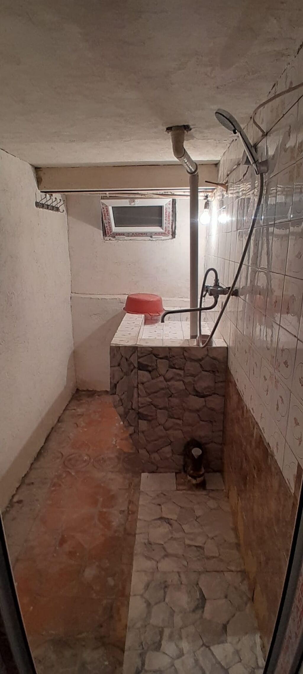 Kirayə üçün həyət evi Ev Lenkeran Şeher Kiçik Bazar mesçidinin yanı