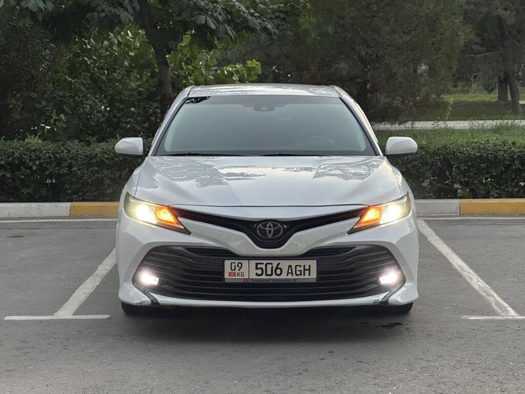 Toyota Camry: 2018 г., 2.5 л, Автомат, Бензин, Седан: фото 1