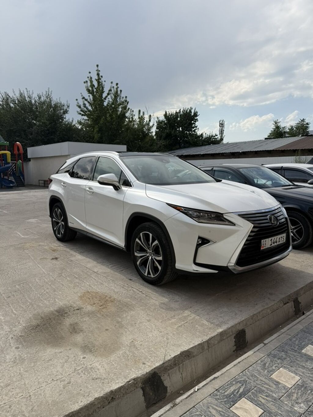 Lexus RX: 2018 г., 3.5 л, Гибрид, Кроссовер: фото 2