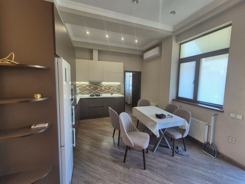 İcarəyə verilir 3 otaqlı yeni tikili 75 m², Buzovna q. "Delmar
