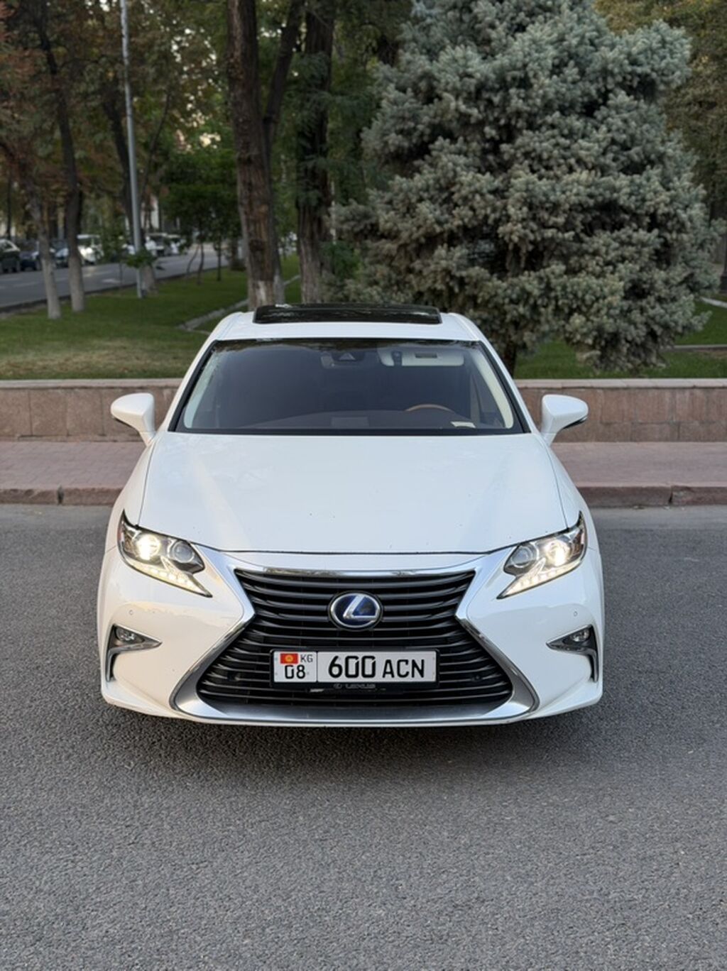 Lexus ES
