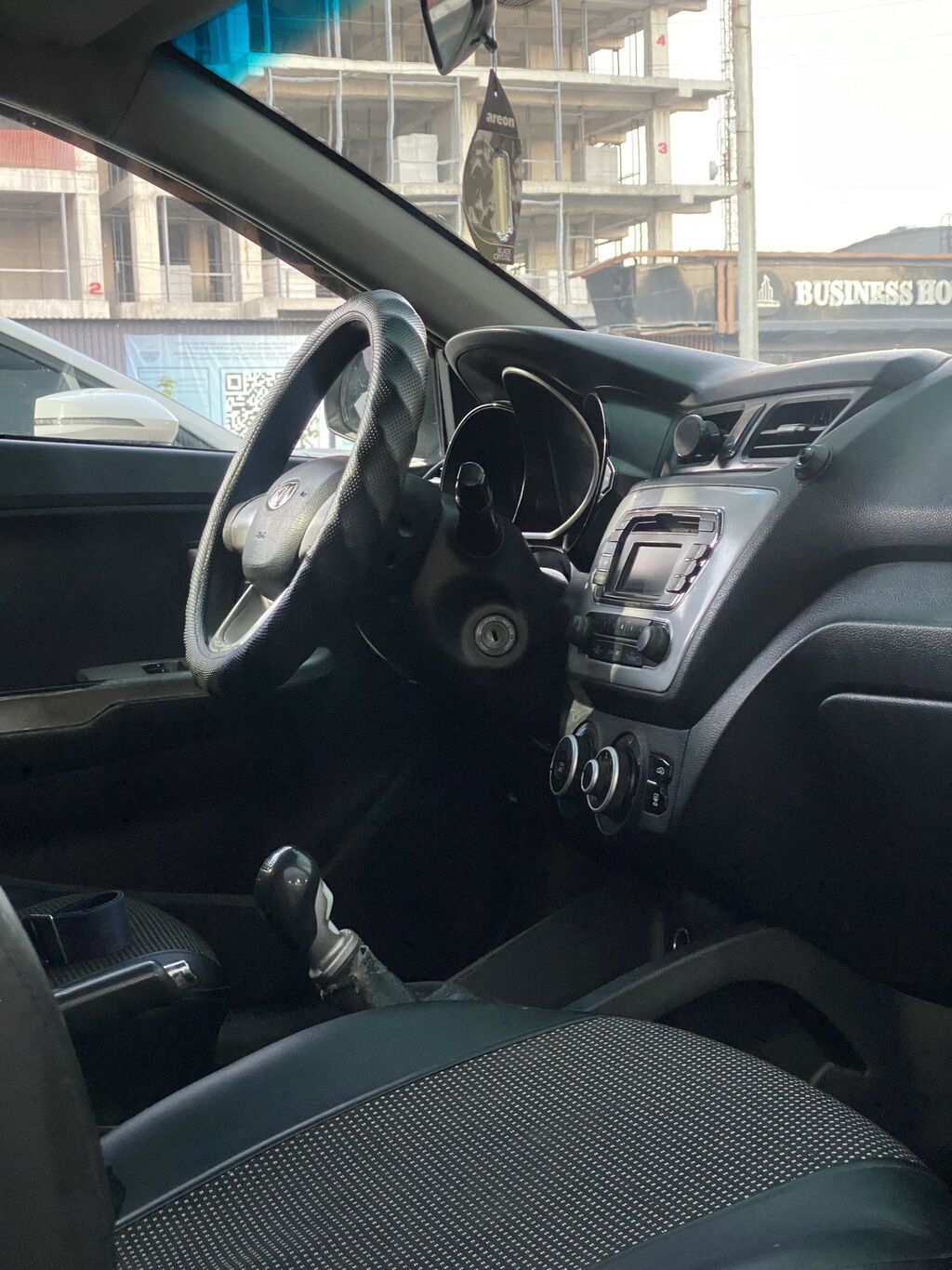 Kia Rio: 2015 г., 1.4 л, Механика, Бензин: фото 4