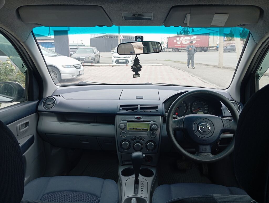 Mazda Demio: 2004 г., 1.5 л, Автомат, Бензин, Хэтчбэк: фото 6