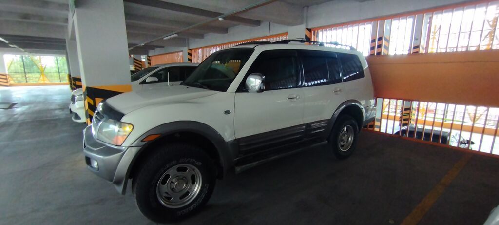 Mitsubishi Pajero: 2001 г., 3.5 л, Бензин, Внедорожник: фото 2