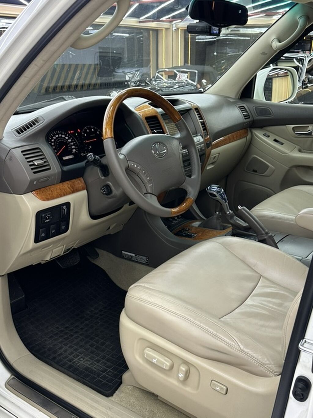 Lexus GX: 2005 г., 4.7 л, Автомат, Бензин, Внедорожник — фото 4