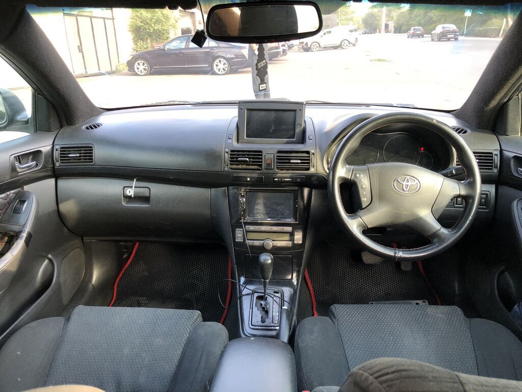 Toyota Avensis 2004 г., универсал, 2.0 л, бензин: фото 5
