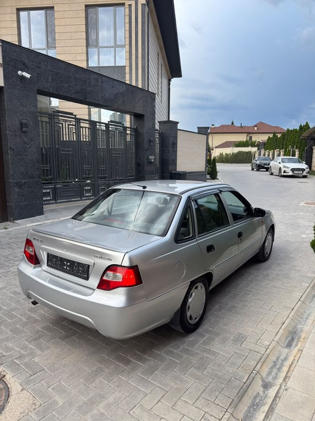 Daewoo Nexia: 2010 г., 1.6 л, Механика, Бензин, Седан: фото 4
