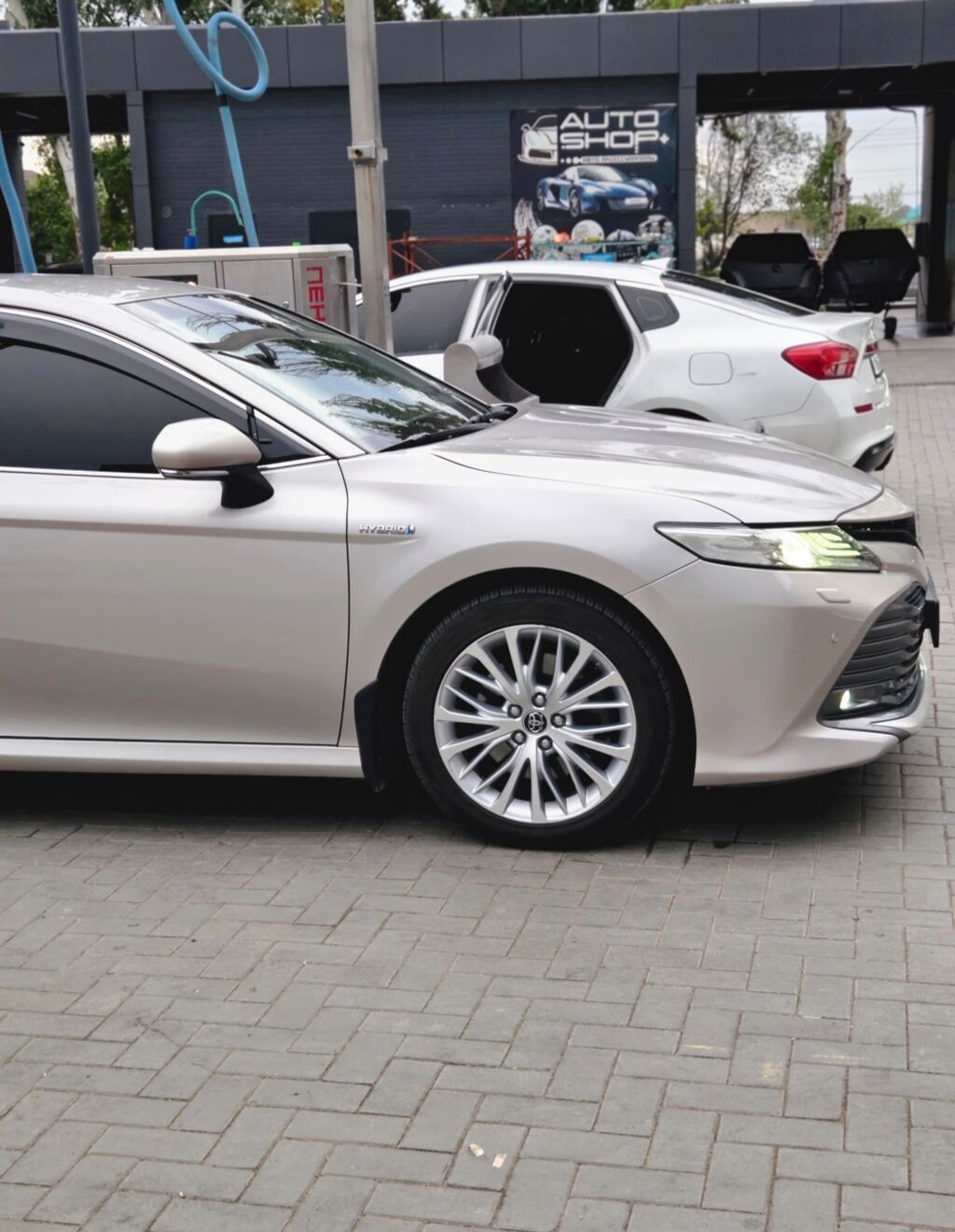 Toyota Camry: 2019 г., 2.5 л, Автомат, Гибрид, Седан: фото 6