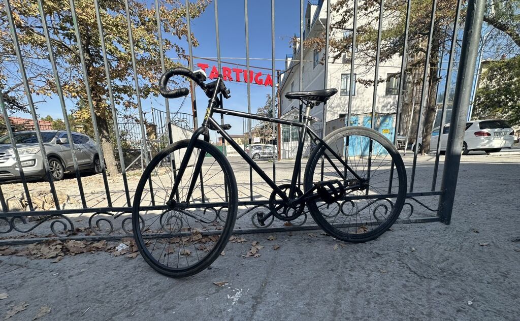 Велосипед fixed gear / single speed в минималистичном городском стиле: фото 2
