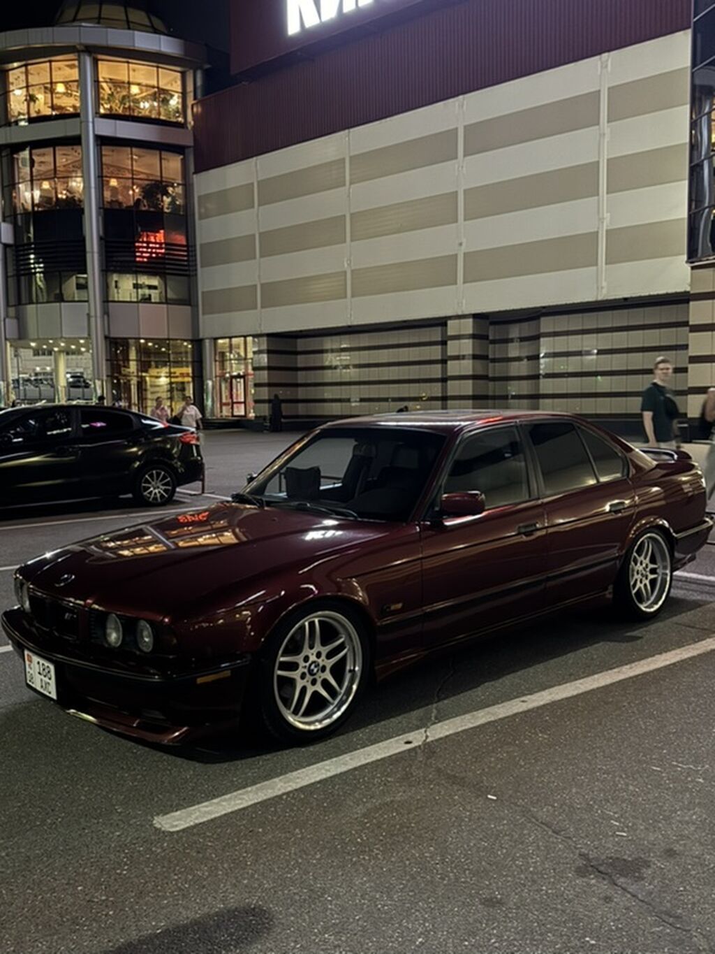 BMW 5 series: 1992 г., 3 л, Механика, Бензин, Седан: фото 2