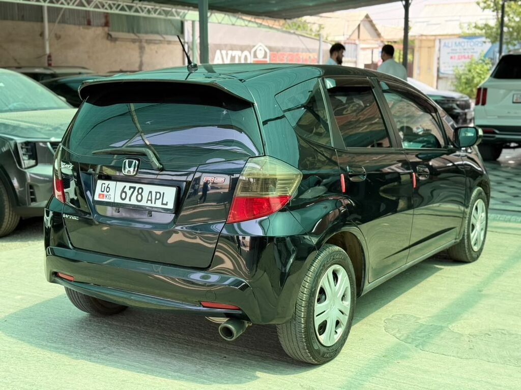 Honda Jazz: 2009 г., 1.3 л, Механика, Бензин, Хэтчбэк: фото 5