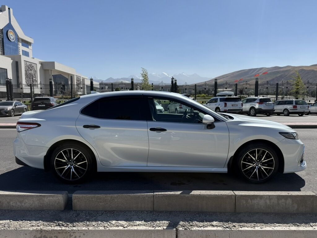 Toyota Camry: 2022 г., 2 л, Вариатор, Бензин, Седан: фото 4