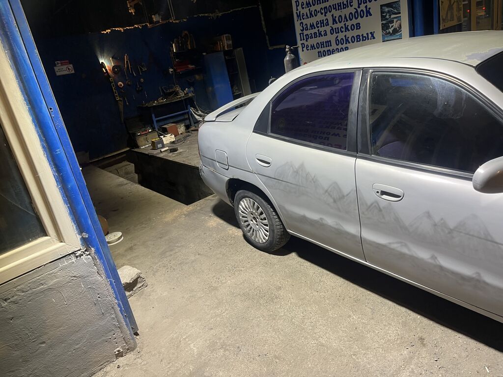 Daewoo Nubira: 2002 г., 1.8 л, Механика, Бензин, Седан: фото 2