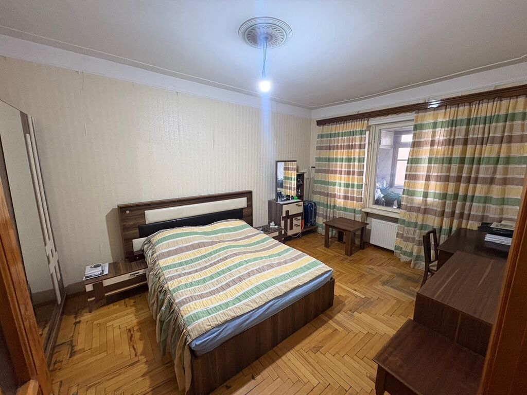 Bakı, 8-ci kilometr, 3 otaqlı, Köhnə tikili, m. Xalqlar Dostluğu, 80 kv. m