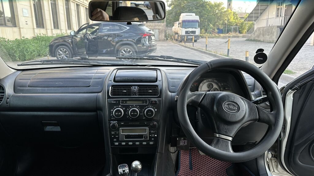 Toyota Altezza: 2002 г., 2 л, Автомат, Бензин, Универсал: фото 4