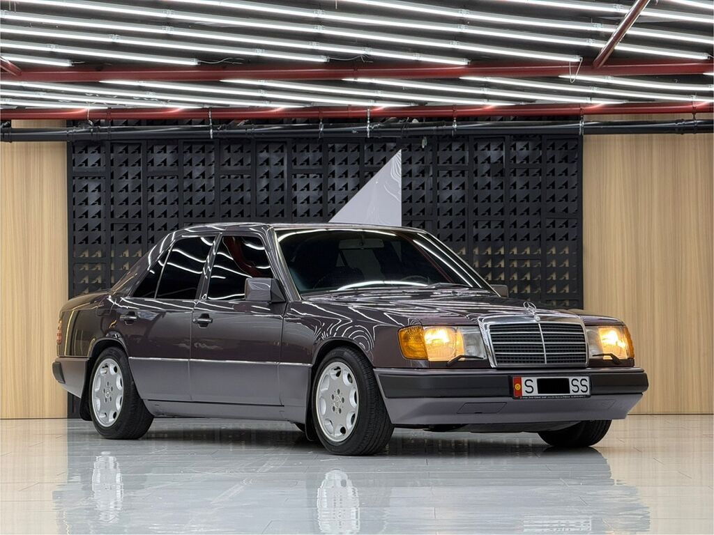 Mercedes-Benz W124: 1992 г., 2.2 л, Механика, Бензин, Седан: фото 1