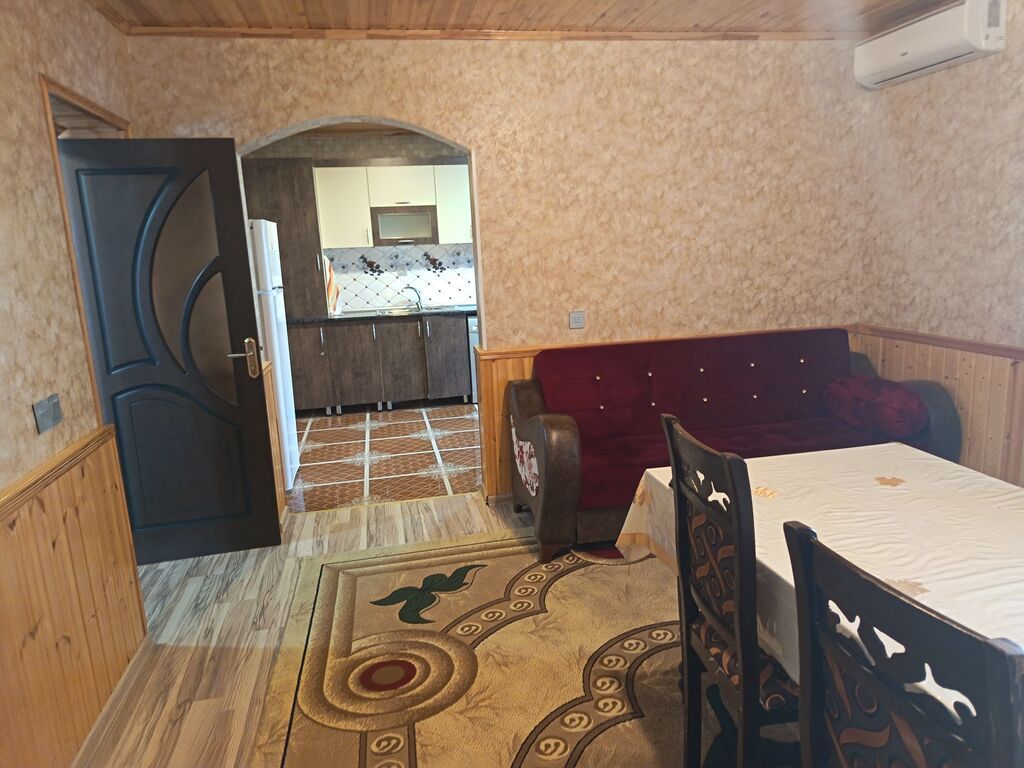 Qəbələ, 90 kv. m, 4 otaqlı, Hovuzlu, Artezian quyusu, İnternet, Telefon
