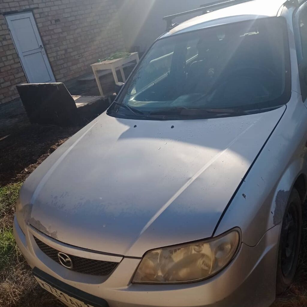 Mazda 323: 2000 г., 1.6 л, Механика, Бензин, Универсал: фото 3