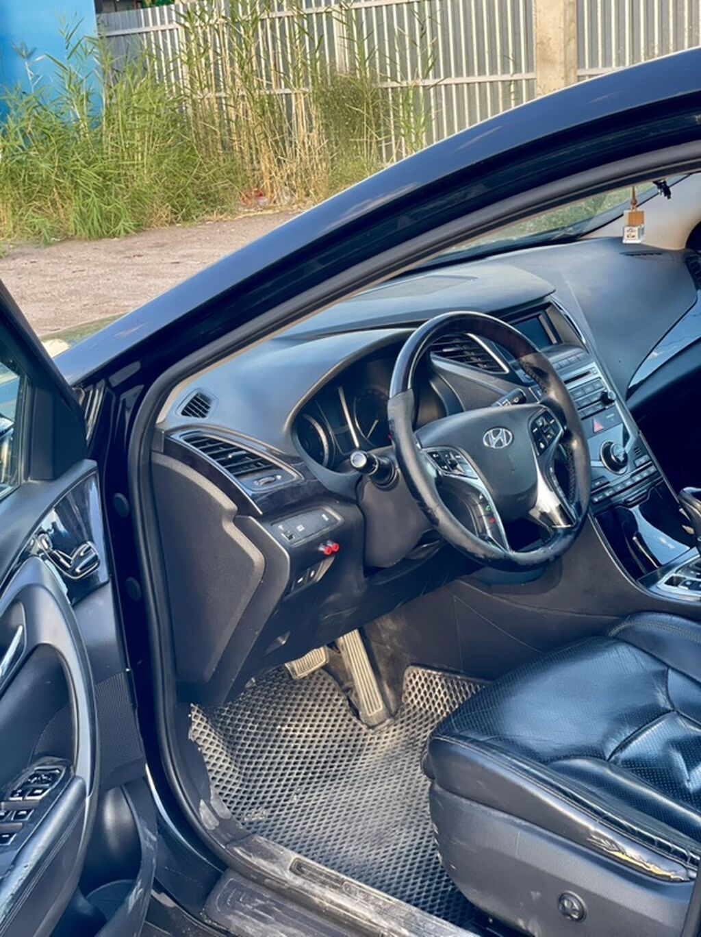 Hyundai Grandeur 2014, 3 л, автомат, газ: фото 5