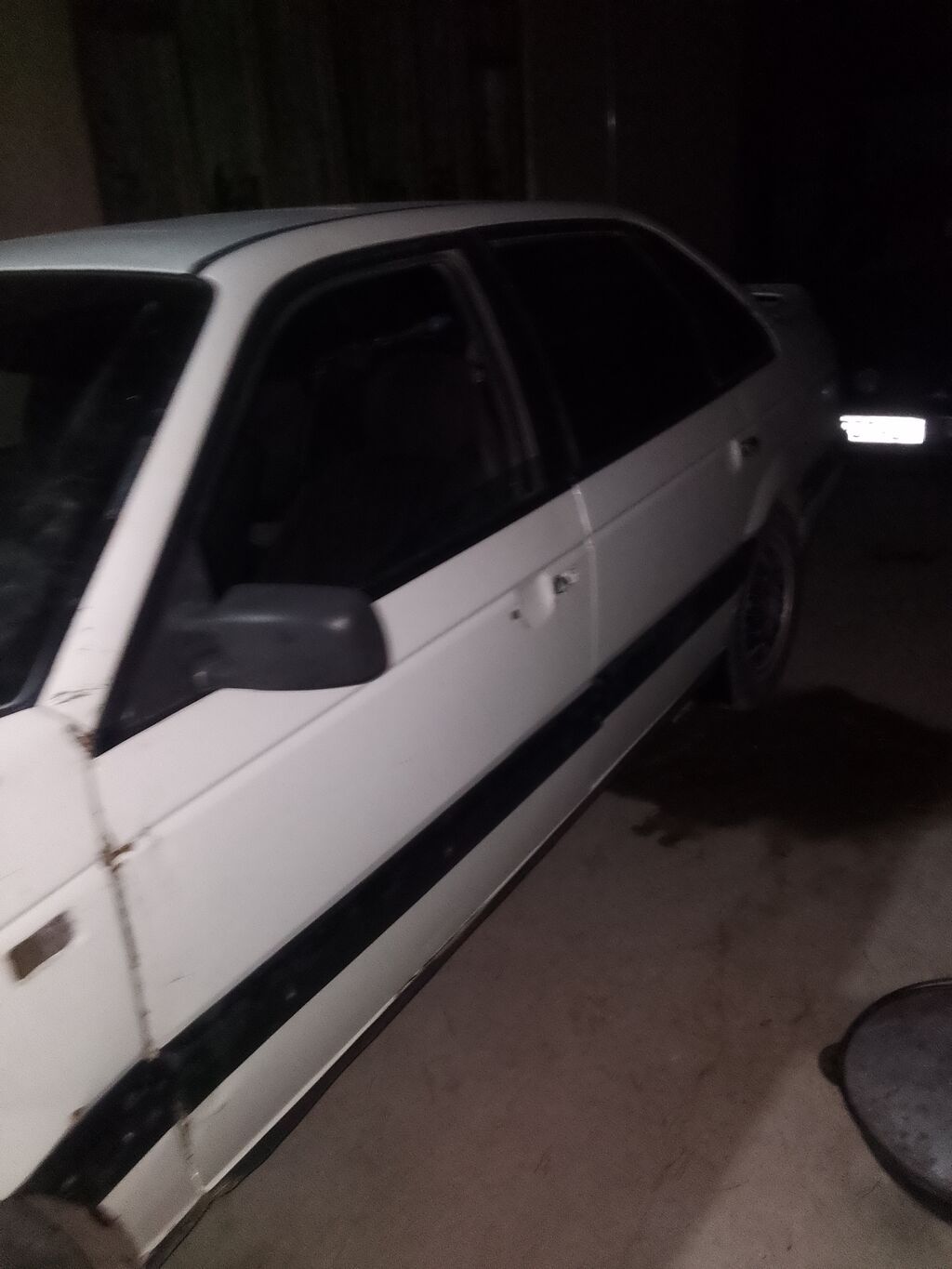 Volkswagen Passat: 1991 г., 1.8 л, Механика, Бензин, Седан: фото 6